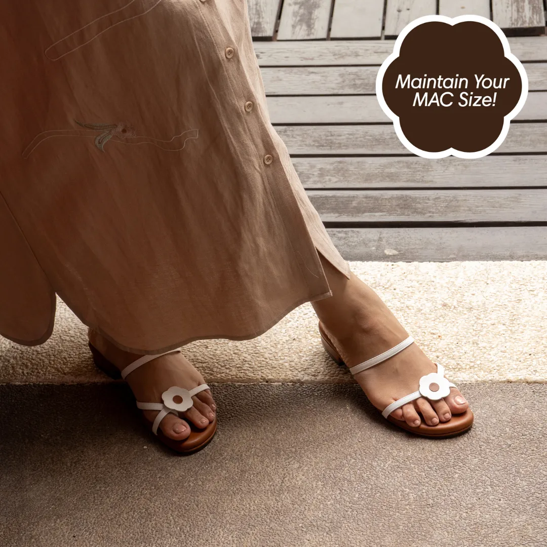Hana White Flats