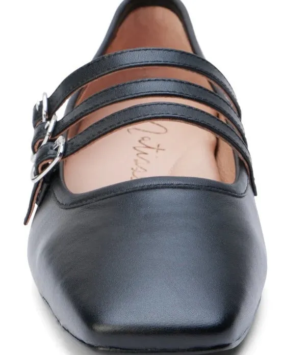 Nova Flat in Black