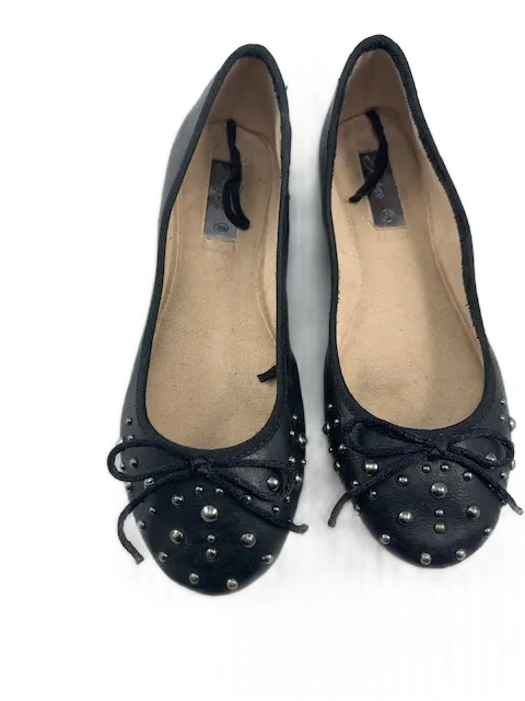 ZARA LEATHER STUDDED BALLERINA FLATS (SZ 1 1/2)